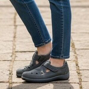 Orthofeet Serene 891 Womens Walking Shoes 7.5 X-Wide Orthopedic Black Leather